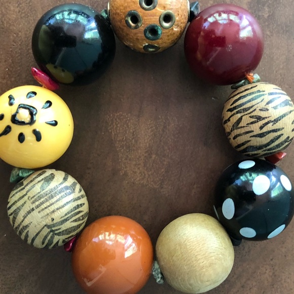 Two chunky, funky, unique bracelets: 1 w/unusual types of large beads & a bangle - Picture 8 of 13